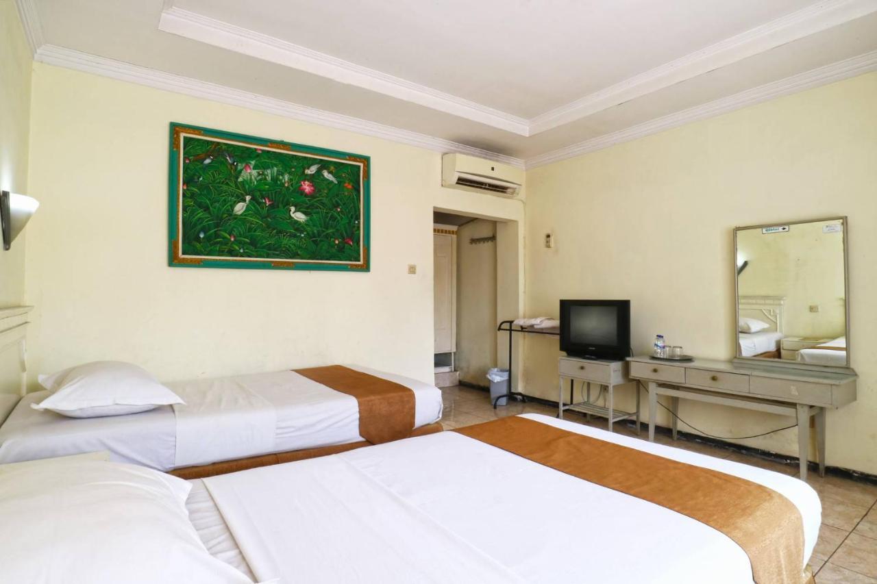 Hotel Tanjung Surabaya Exteriör bild