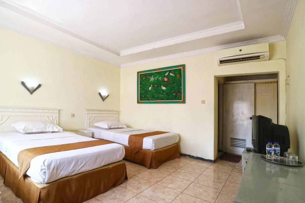 Hotel Tanjung Surabaya Exteriör bild