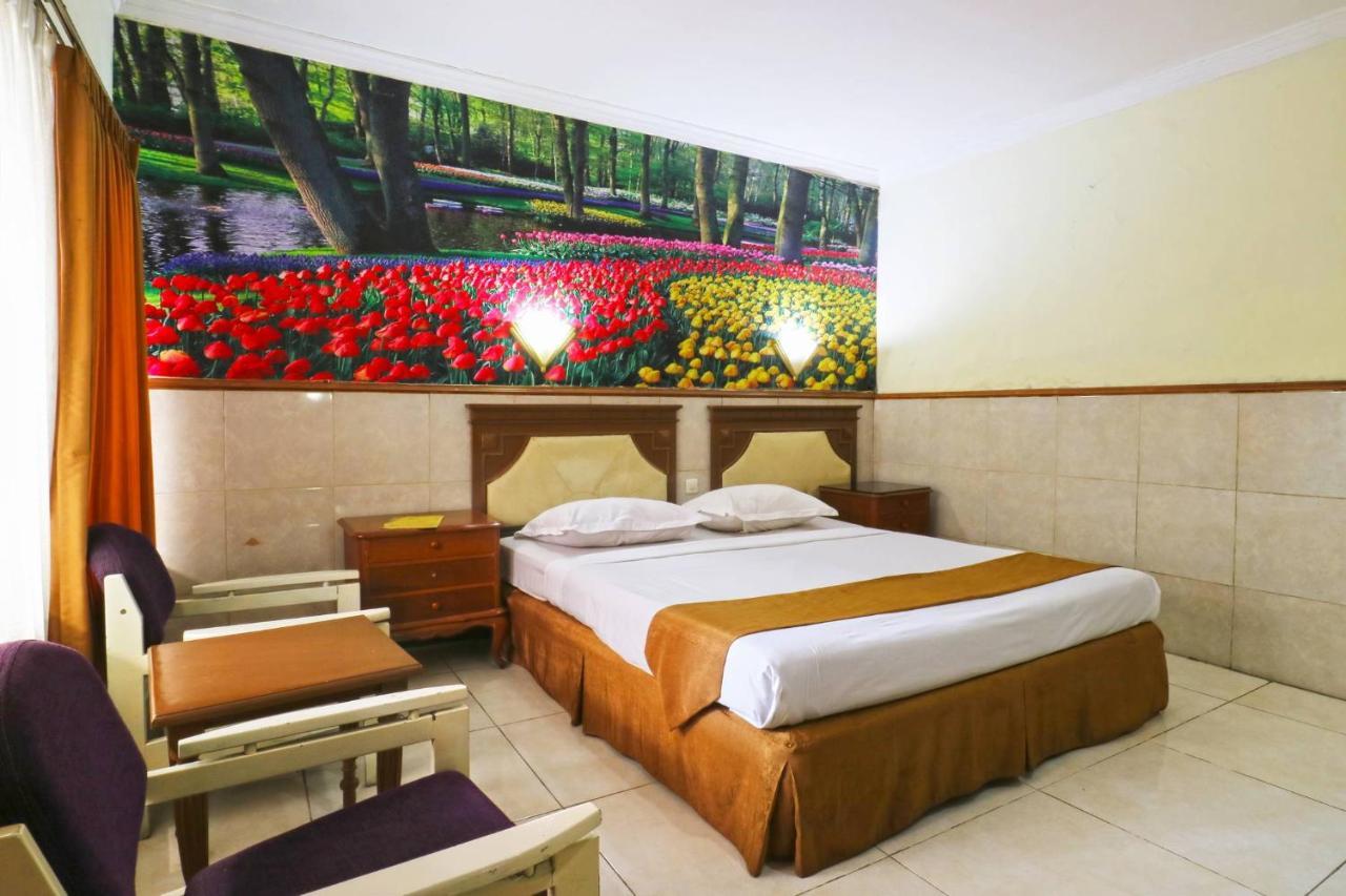 Hotel Tanjung Surabaya Exteriör bild