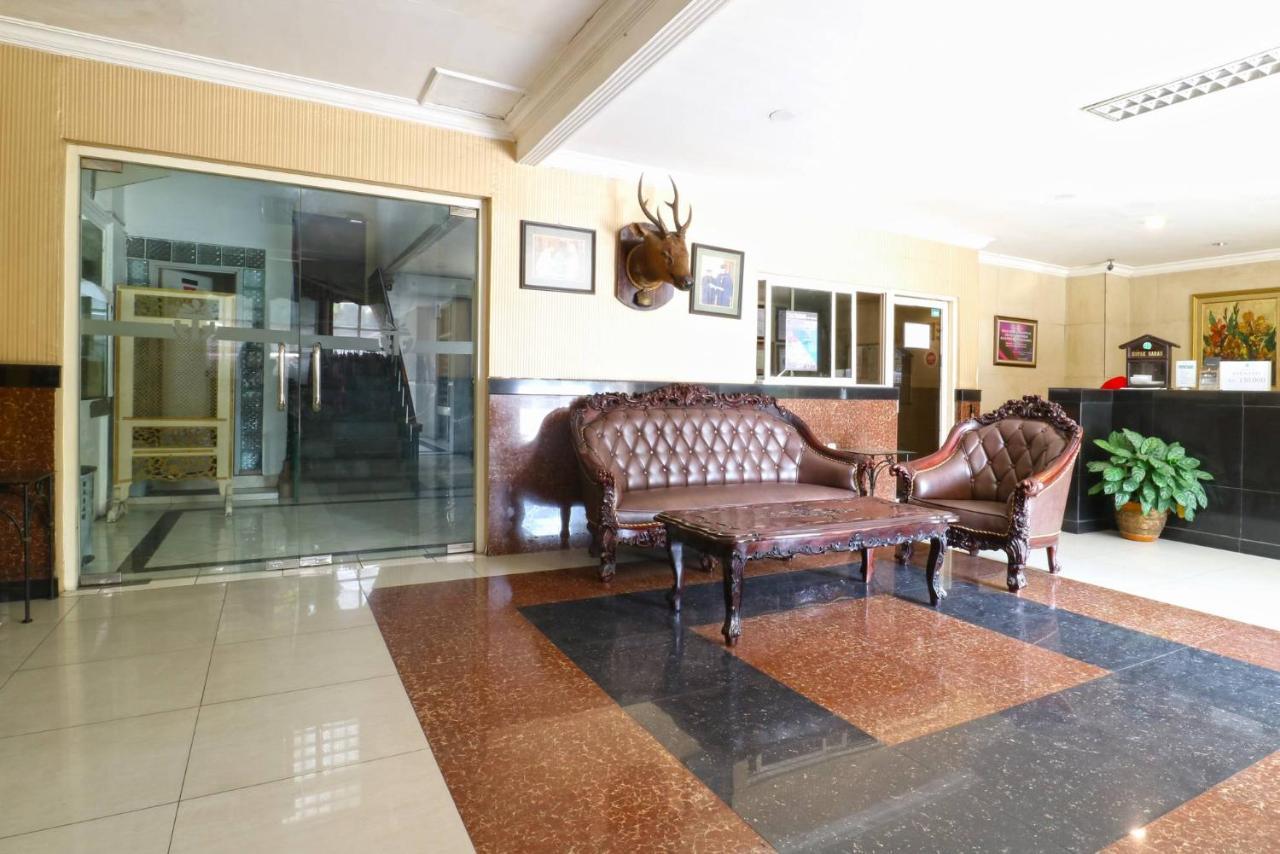Hotel Tanjung Surabaya Exteriör bild