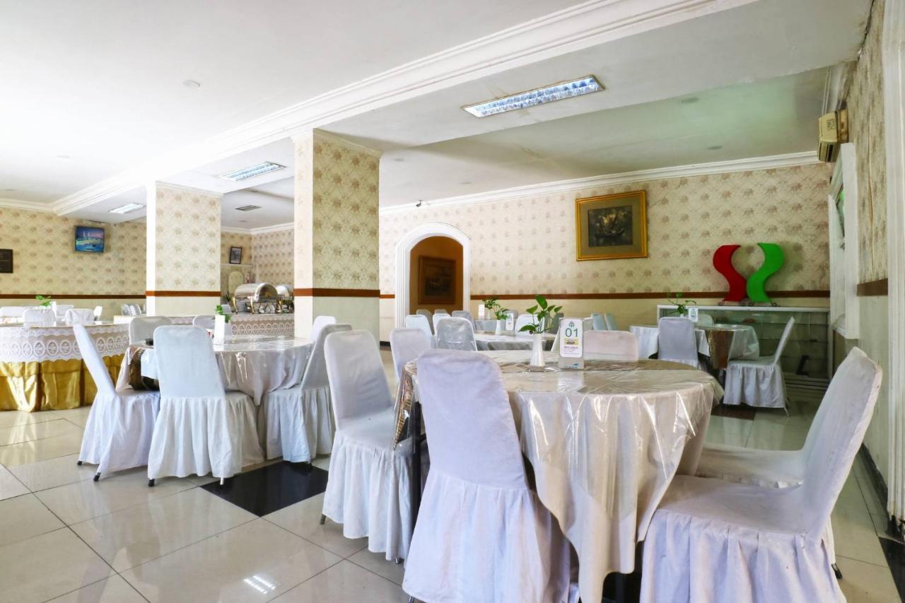 Hotel Tanjung Surabaya Exteriör bild